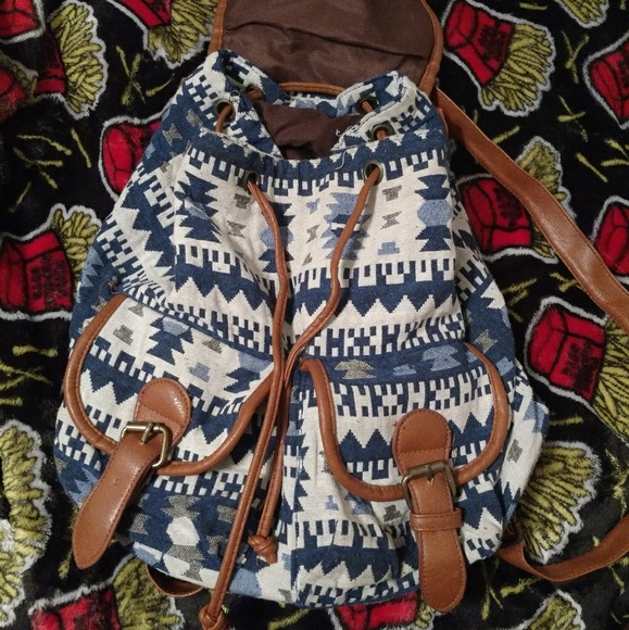 Aztec Backpack - Picture 2 of 4